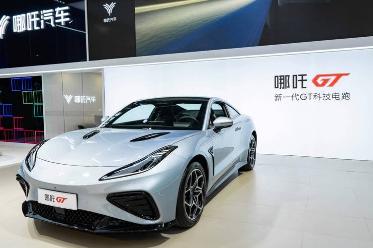 东莞万江区维驰祥企业管理咨询哪吒汽车在智能汽车领域的表现，领途汽车在新能源汽车市场中的影响力